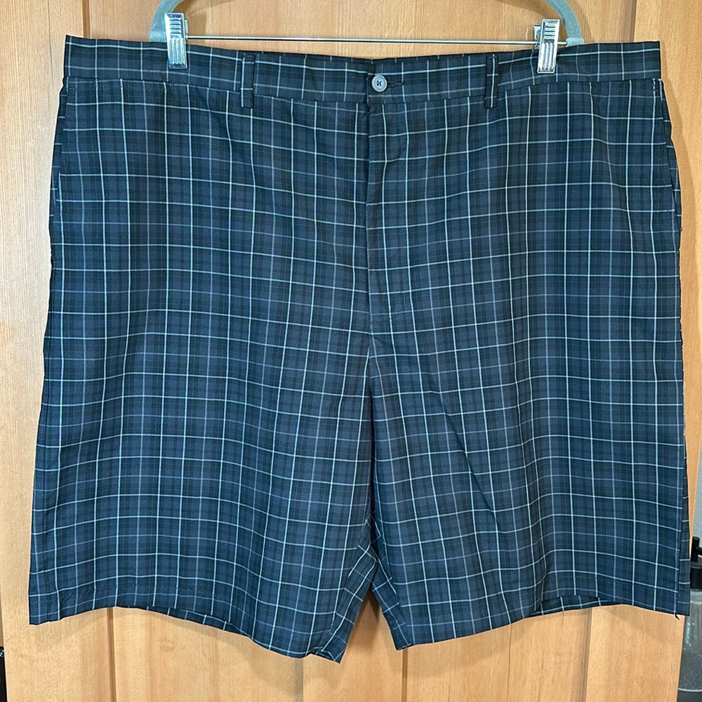 EUC dark grey plaid golf shorts size 46